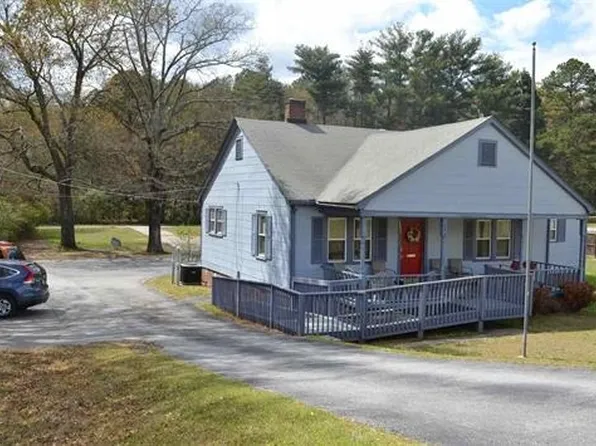 330 Lilac Ln, Spartanburg, SC 29303