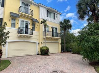 620 NW 38th Cir, Boca Raton, FL 33431