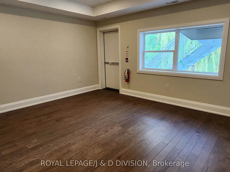 2579 Yonge St #202 — Photo 14