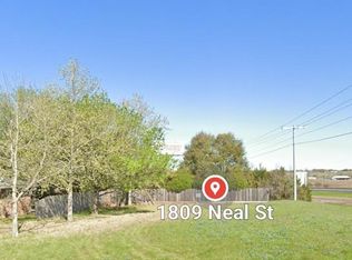 1809 Neal St, Navasota, TX 77868