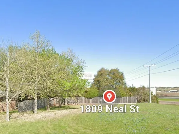1809 Neal St, Navasota, TX 77868