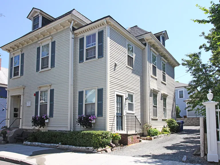 32 School St — Photo 3