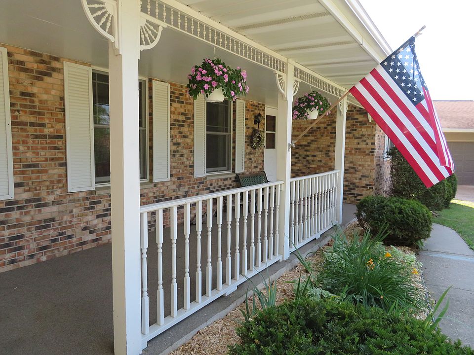 Welcome home! Front porch