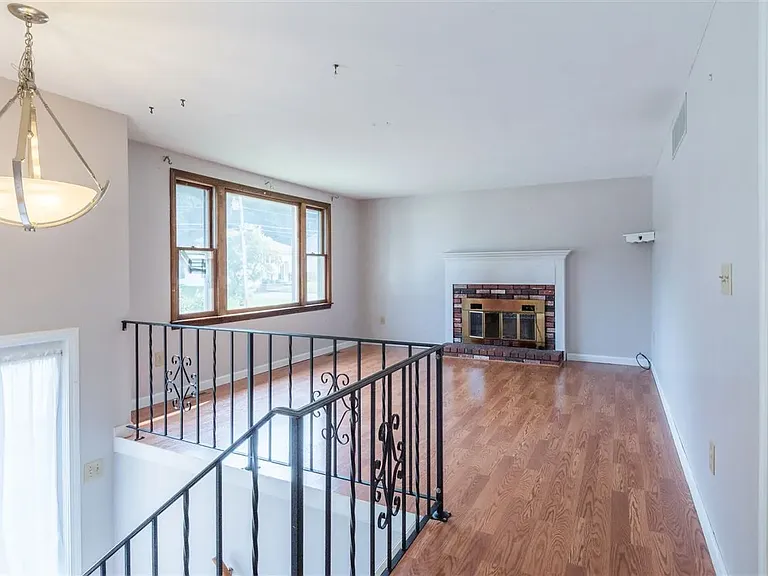19 Jennifer Dr — Photo 4