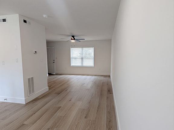 4th image of 607 38th Ave N #C