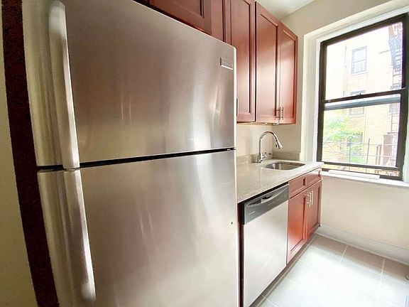 4th image of 260 Fort Washington Ave #A2f