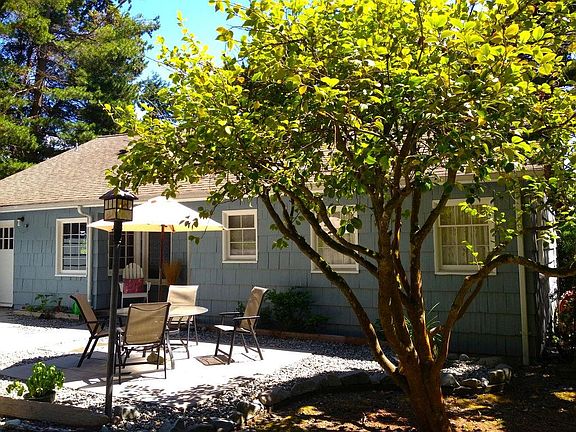 3rd image of 10360 NE Beach Crest Dr