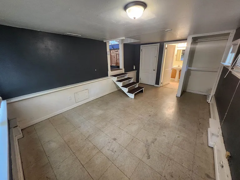 110 Barbara St — Photo 17