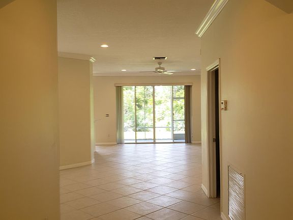 4th image of 458 NW Fetterbush Way