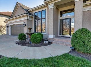 9012 Pine St, Lenexa, KS 66220