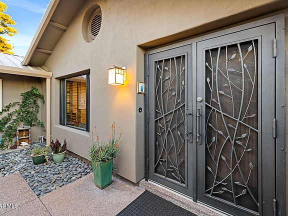 4th image of 717 E ROYAL PALM Road