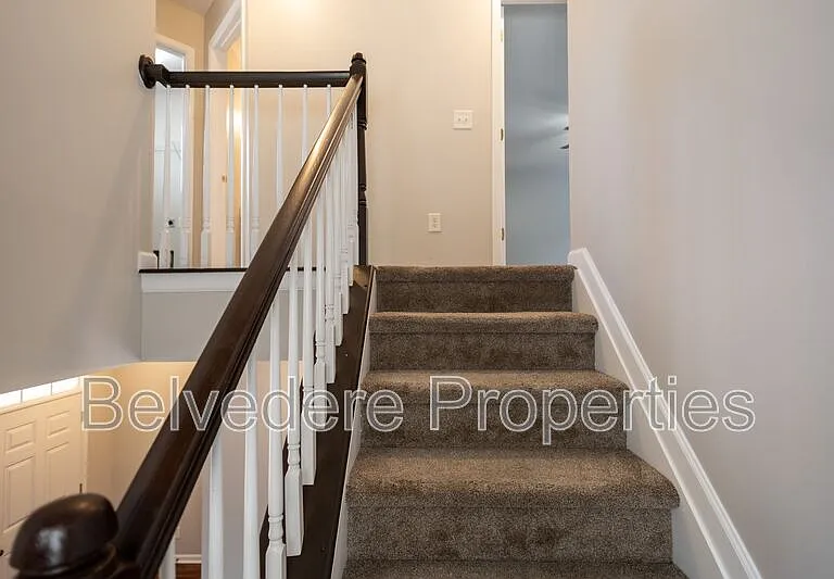 1922 Munn Cir — Photo 12