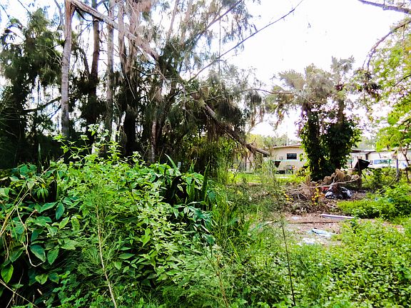 3rd image of 4975 Holly Dr