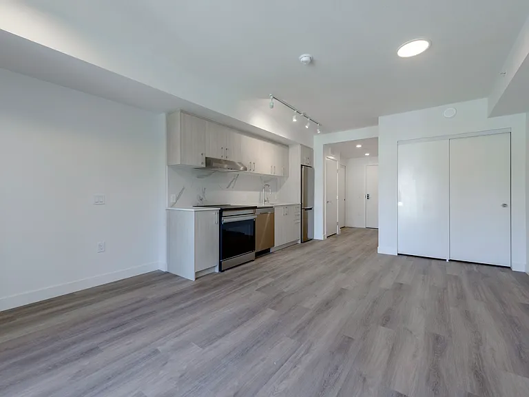 902 Lytton St — Photo 17