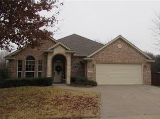 5101 Estrella Ln, Benbrook, TX 76126