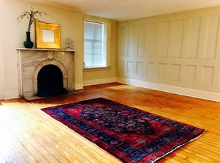 10 W Jones St, Savannah, GA 31401