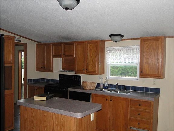 4th image of 126 Private Road 936