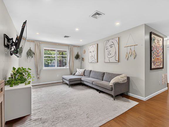 2nd image of 311 Palisade Ave APT 2A