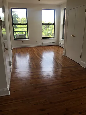 Rented by Bedford Realty USA Corp | media 21