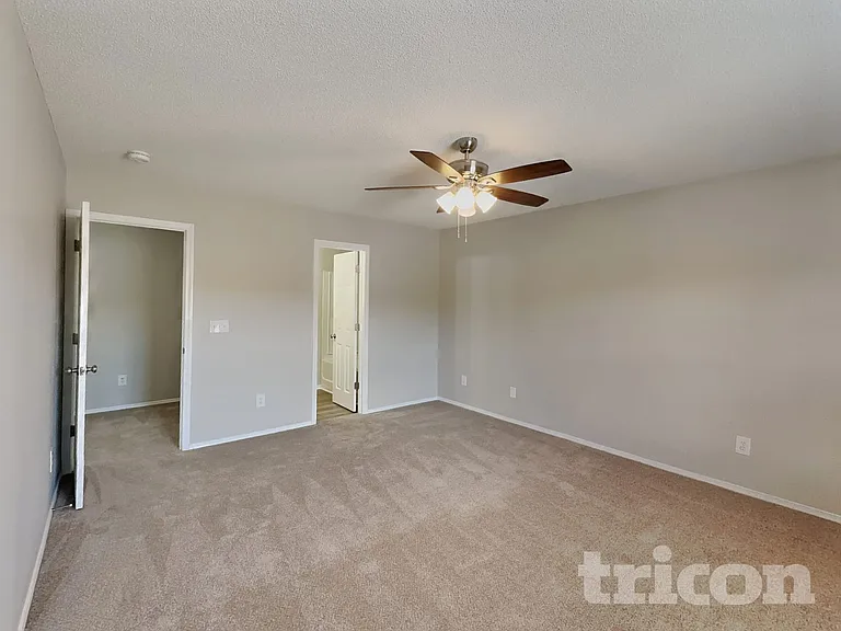 1025 Gelfield Rd — Photo 8
