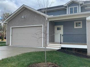 6 Thornes Ln, Asheville, NC 28805