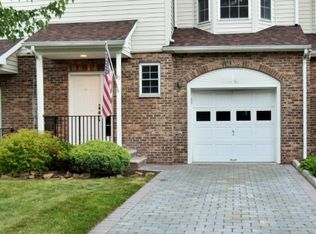 15 Silver Leaf Ct, Riverdale, NJ 07457