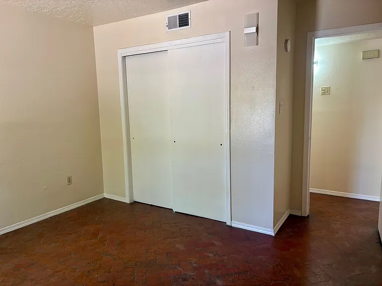 604 Arno Street NE — Photo 5