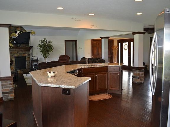 4th image of 7315 Dunphys Way