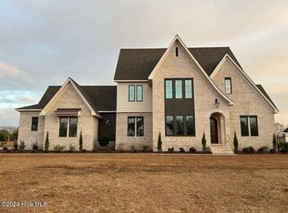 1131 Autumn Lakes Dr, Grimesland, NC 27837