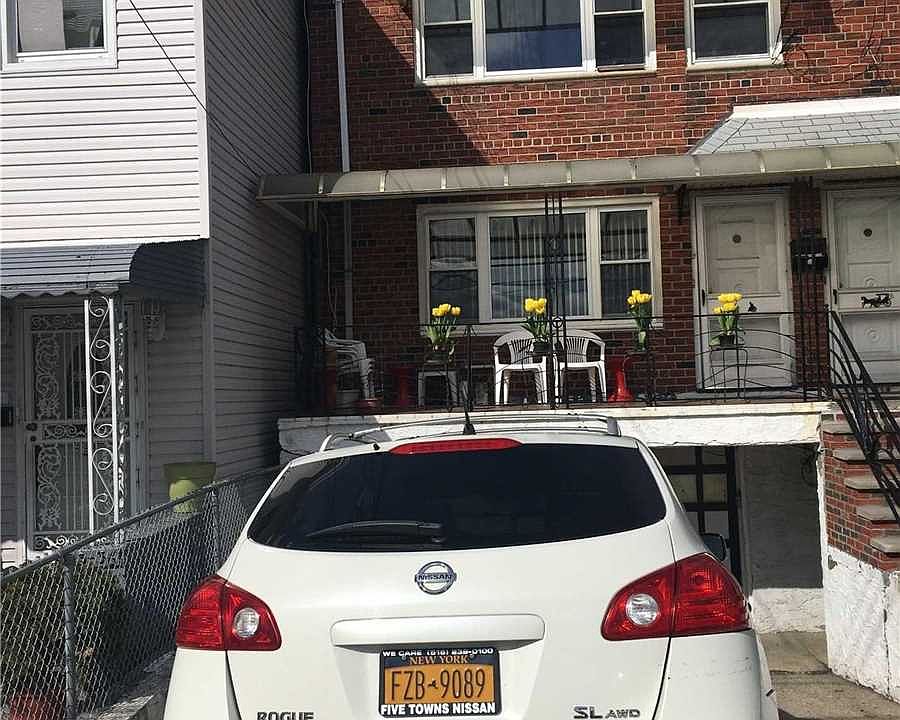 1st image of 10332 98th St