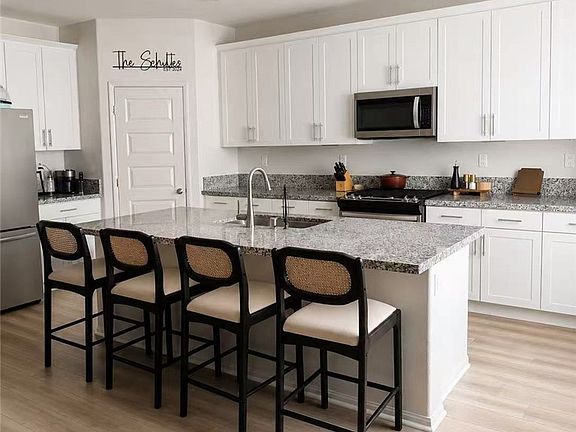 3rd image of 32904 Earlsburn Cir