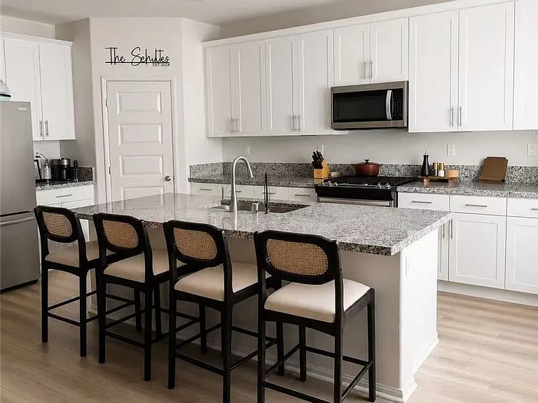 32904 Earlsburn Cir — Photo 3