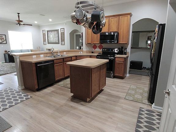 5th image of 3424 Shelley Dr