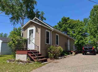 912 Sherman St, Marquette, MI 49855
