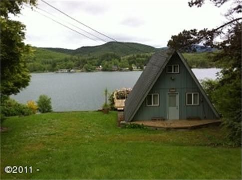 5th image of 1290 NE Lake Dr