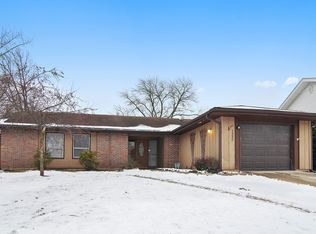 1532 Glen Lake Rd, Hoffman Estates, IL 60169