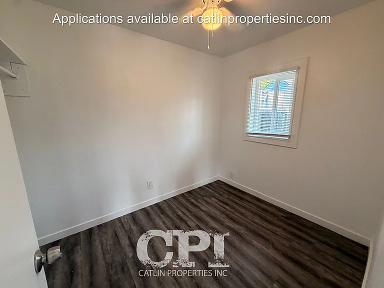 801 Columbia St — Photo 17