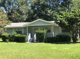 16 Glover Ln, Crawfordville, FL 32327