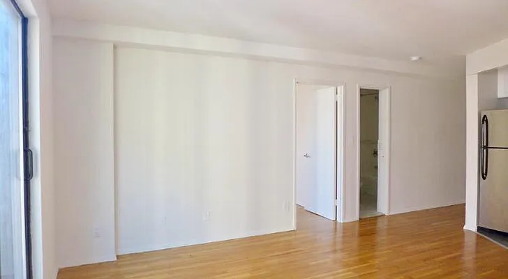 Rented by Metro Realty NY Inc | media 5