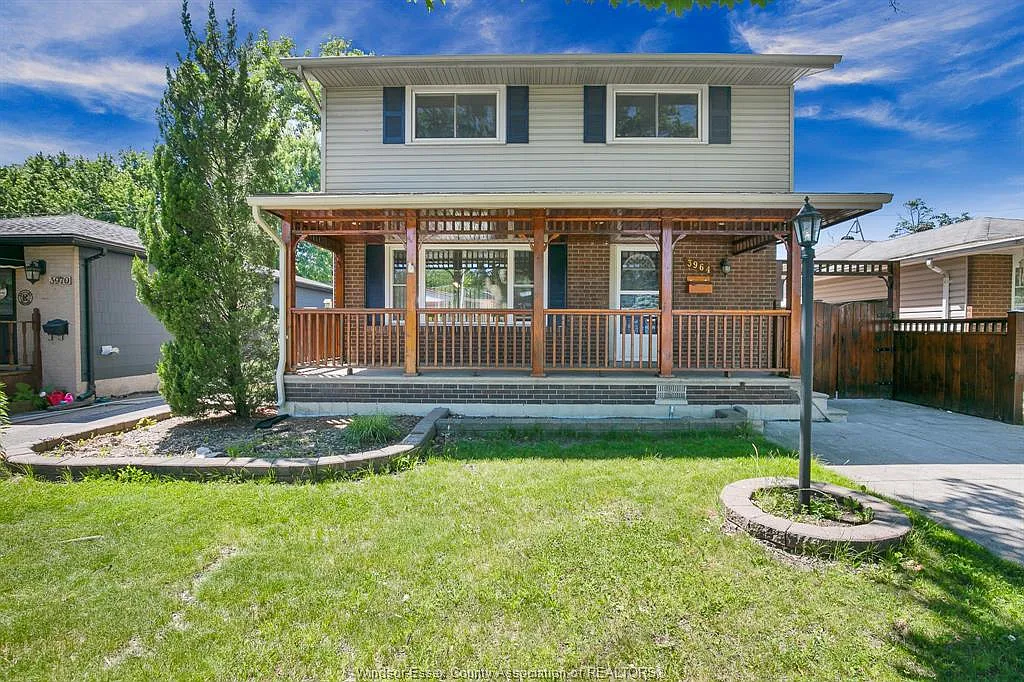 5 bed, $2,950 — Photo 1