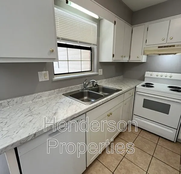 1345 N 6th St — Photo 5