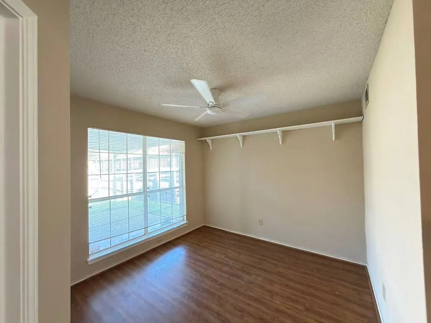 Beautifully Maintained 4-Bedroom Home in Garland — Photo 3