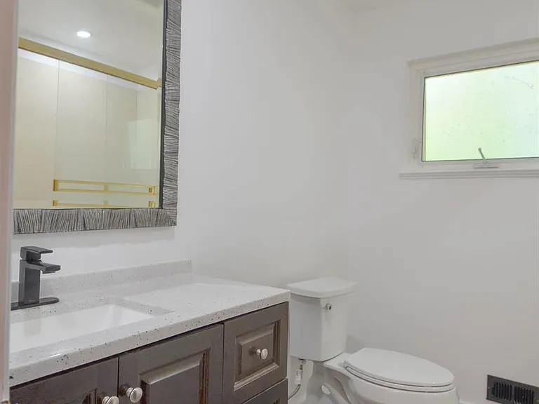 1321 Astoria Dr — Photo 39