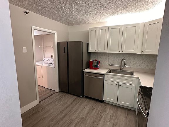 3rd image of 900 NE 195th St APT 307