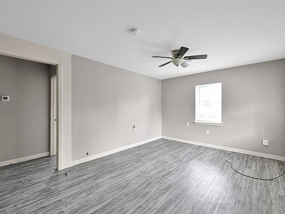 4th image of 228 N Holly Avenue