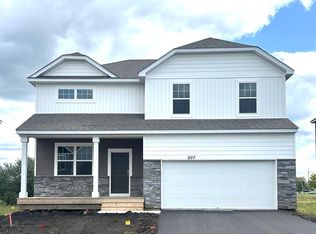 207 Snowdrop Trl, Waconia, MN 55387