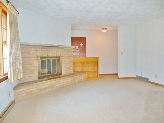 4th image of 2416 Woodfern Way