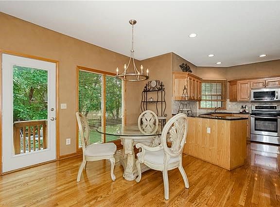 3rd image of 9122 W 131st Pl
