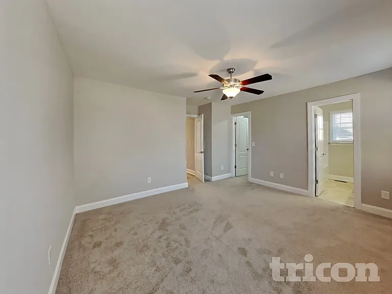 302 Oxfordshire Dr — Photo 7