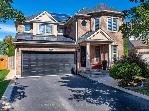 43 Thorpe Cres, Brampton, ON L7A 1P8